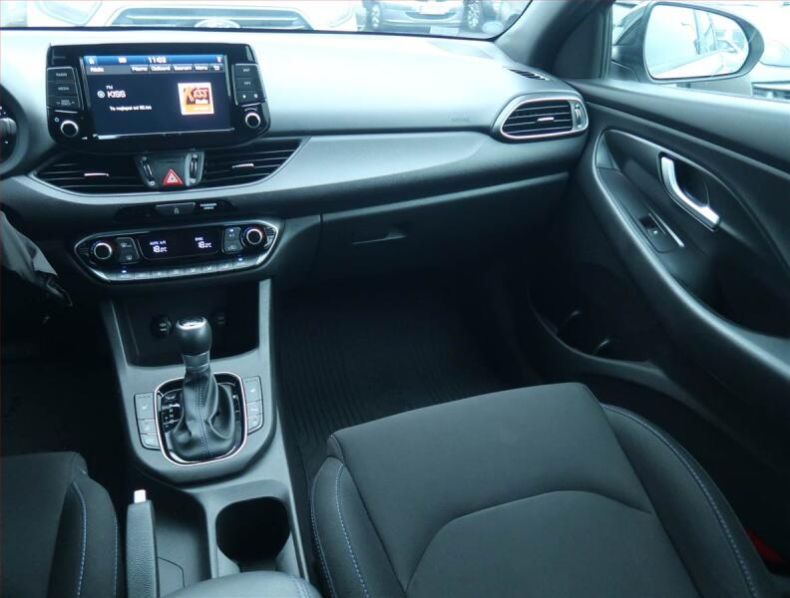 Hyundai i30 - hlavní fotka