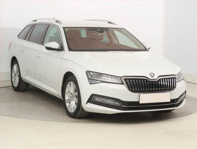 Škoda Superb - hlavní fotka