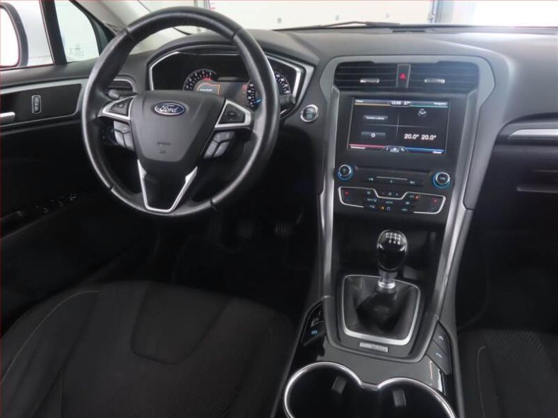 Ford Mondeo - hlavní fotka