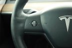 Tesla Model 3 - fotka číslo 12