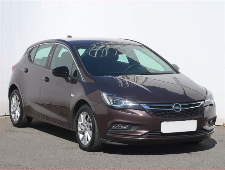 Opel Astra - hlavní foto