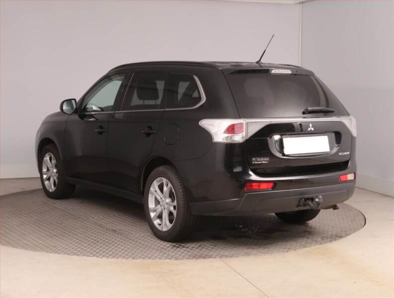 Mitsubishi Outlander - hlavní fotka