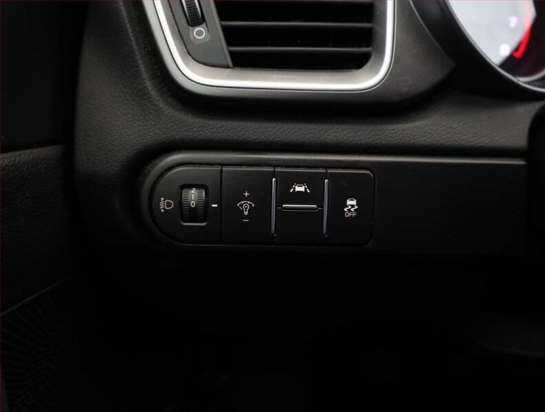 Kia Cee'd - hlavní fotka