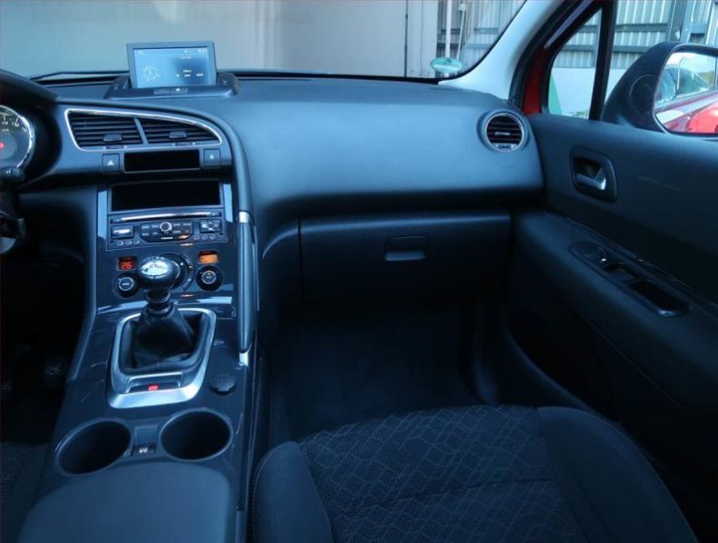 Peugeot 3008 - hlavní fotka