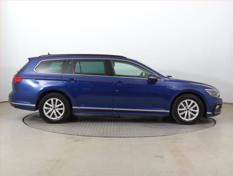 Volkswagen Passat - hlavní fotka