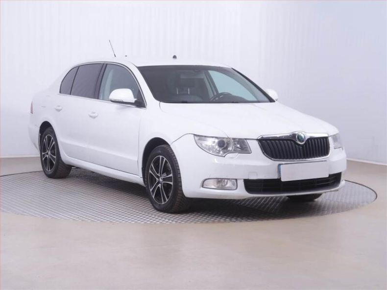 Škoda Superb - hlavní foto