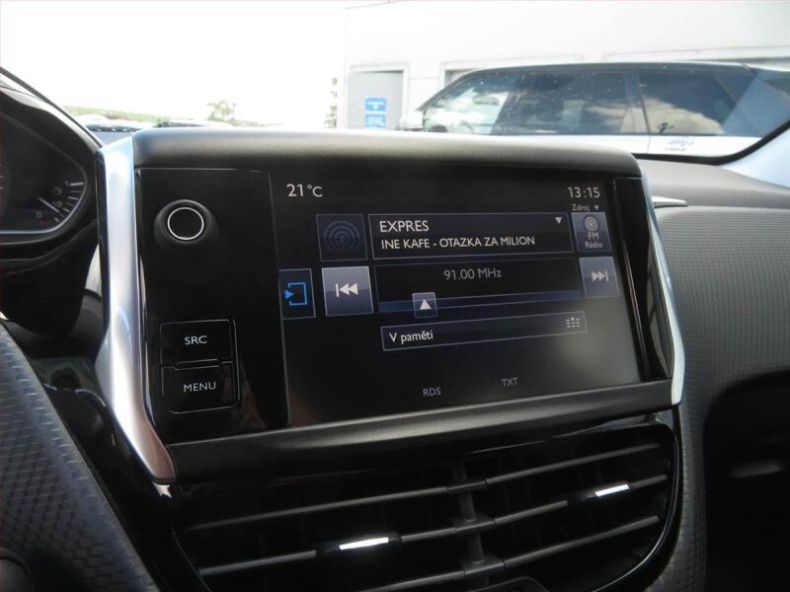 Peugeot 208 - hlavní fotka