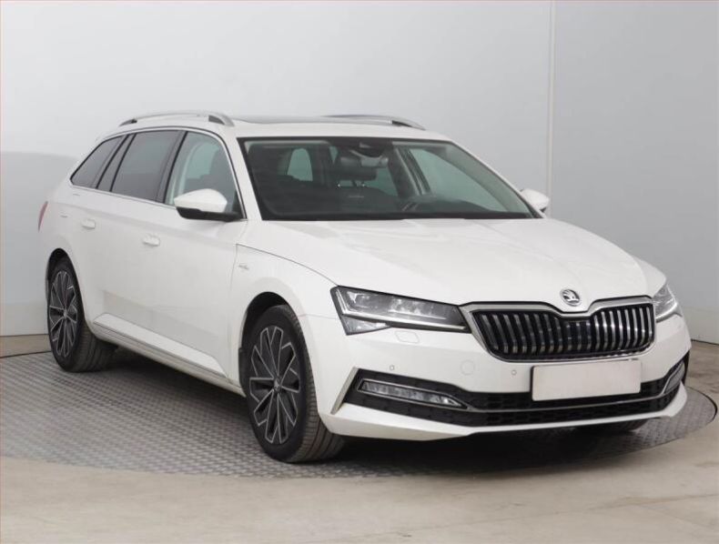 Škoda Superb - hlavní foto