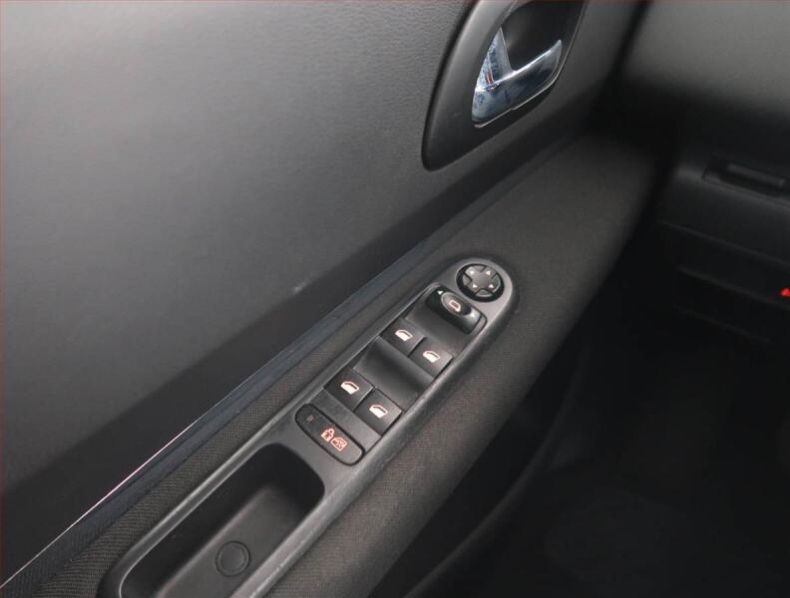 Peugeot 5008 - hlavní fotka