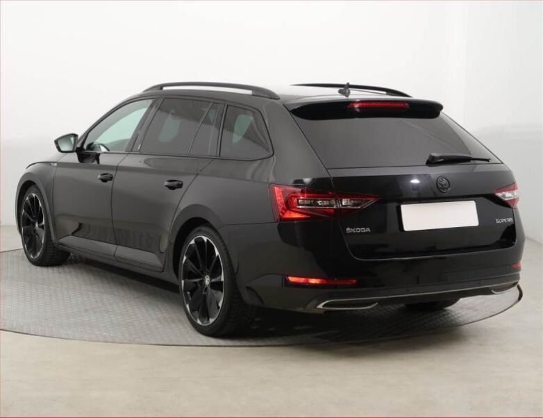 Škoda Superb - hlavní fotka