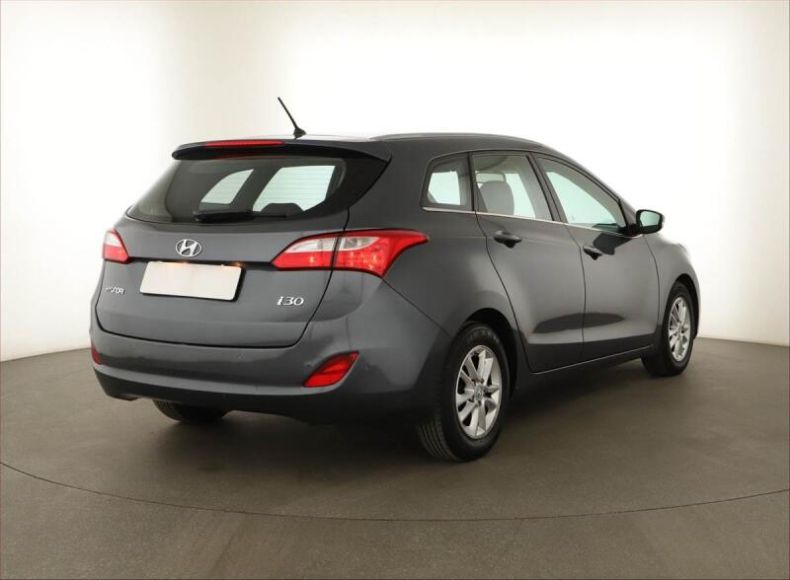 Hyundai i30 - hlavní fotka