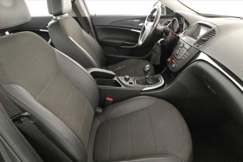 Opel Insignia - hlavní fotka