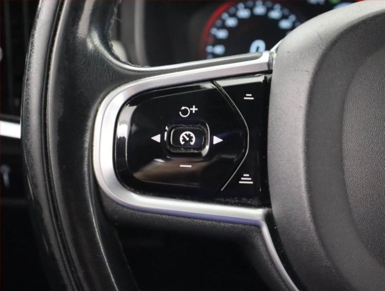 Volvo V90 - hlavní fotka