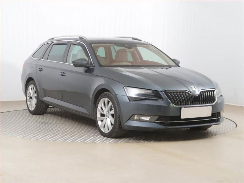 Škoda Superb - hlavní fotka