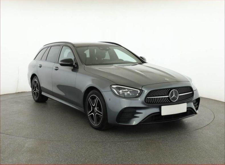 Mercedes Třída E - hlavní foto