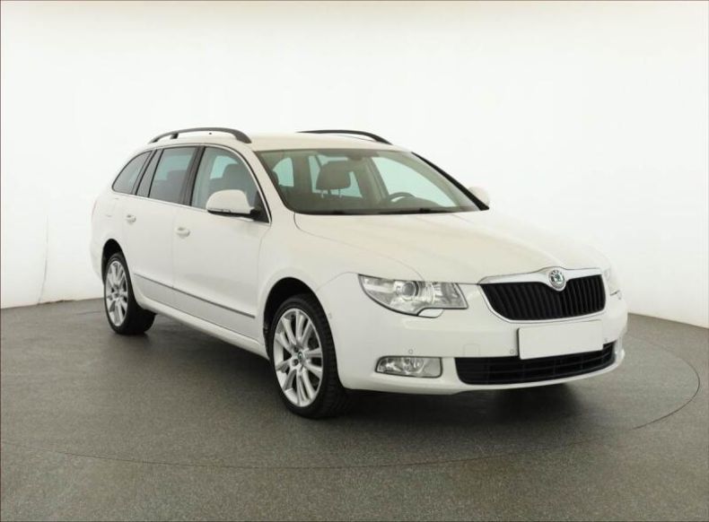 Škoda Superb - hlavní foto