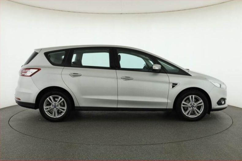 Ford S-MAX - hlavní fotka