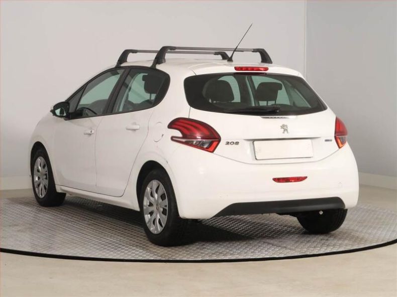Peugeot 208 - hlavní fotka