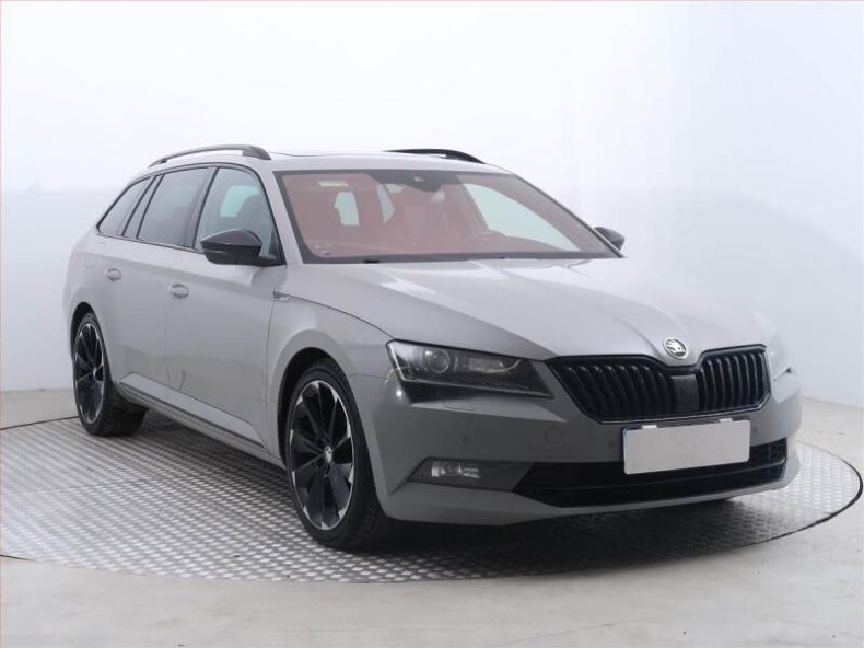 Škoda Superb - hlavní foto