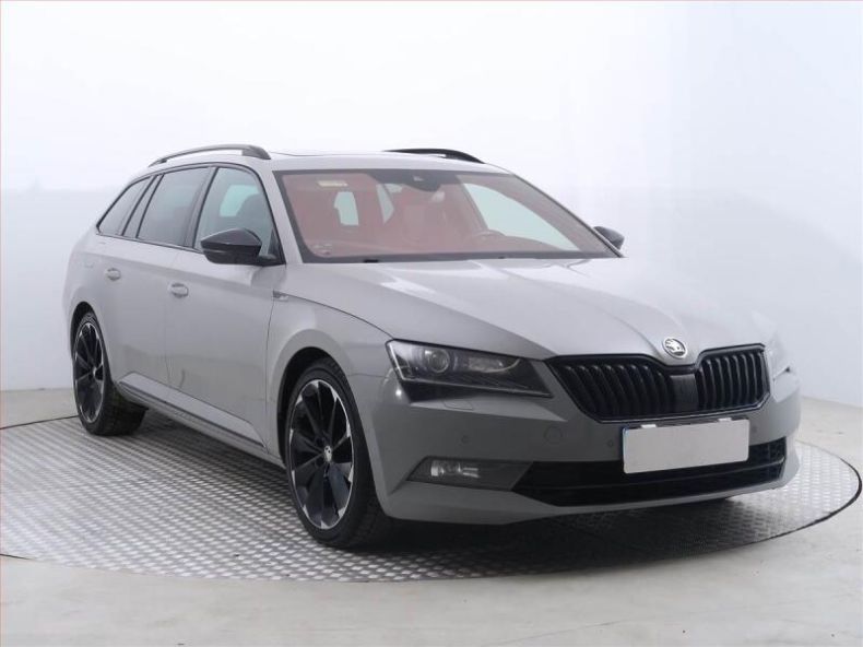 Škoda Superb - hlavní foto