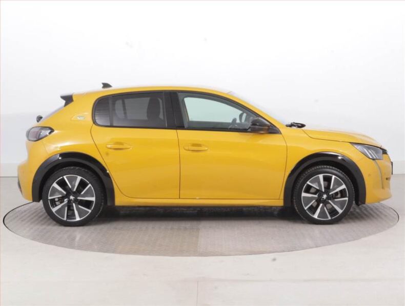 Peugeot 208 - hlavní fotka