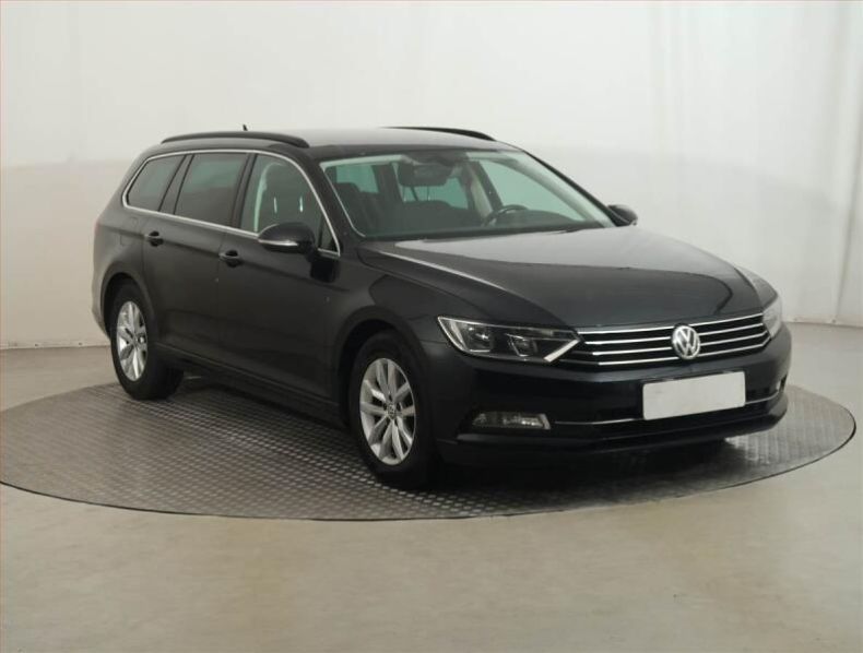 Volkswagen Passat - hlavní foto