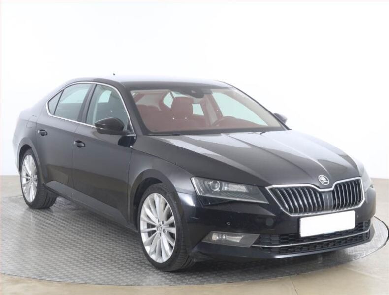 Škoda Superb - hlavní foto