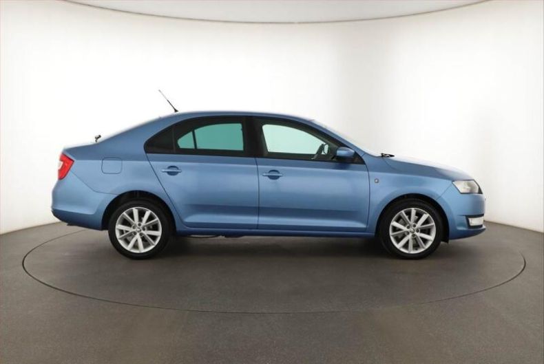 Škoda Rapid - hlavní fotka