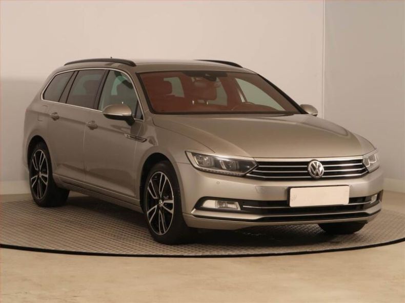 Volkswagen Passat - hlavní fotka inzerátu