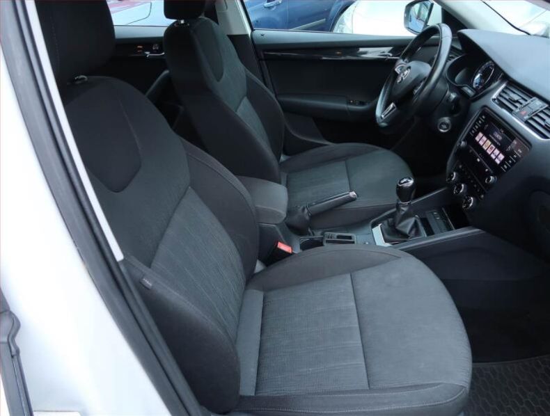 Škoda Octavia - hlavní fotka