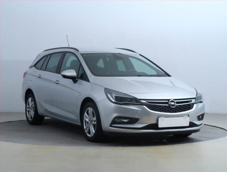 Opel Astra - hlavní foto