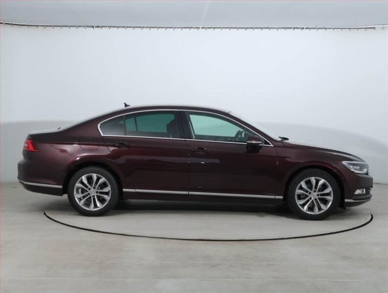 Volkswagen Passat - hlavní fotka