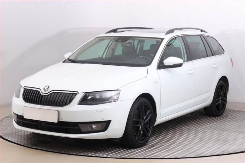 Škoda Octavia - hlavní fotka