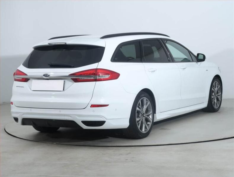 Ford Mondeo - hlavní fotka