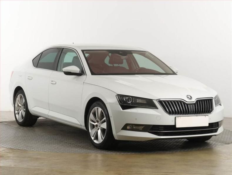 Škoda Superb - hlavní foto