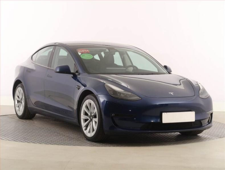 Tesla Model 3 - hlavní foto