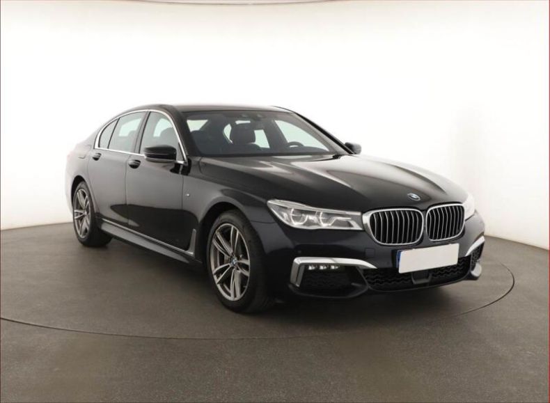 BMW Řada 7 - hlavní foto