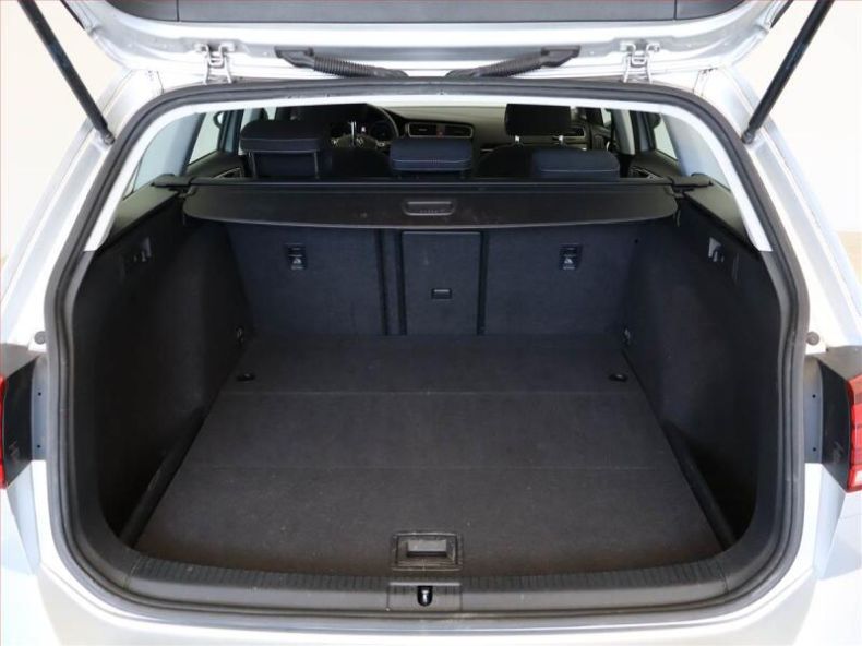 Volkswagen Golf - hlavní fotka