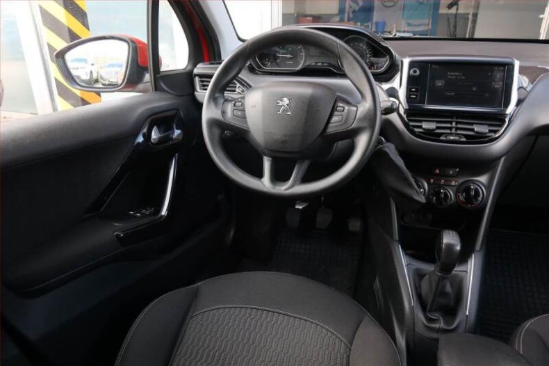 Peugeot 208 - hlavní fotka