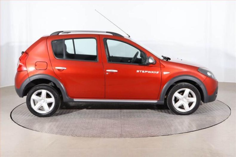 Dacia Sandero - hlavní fotka