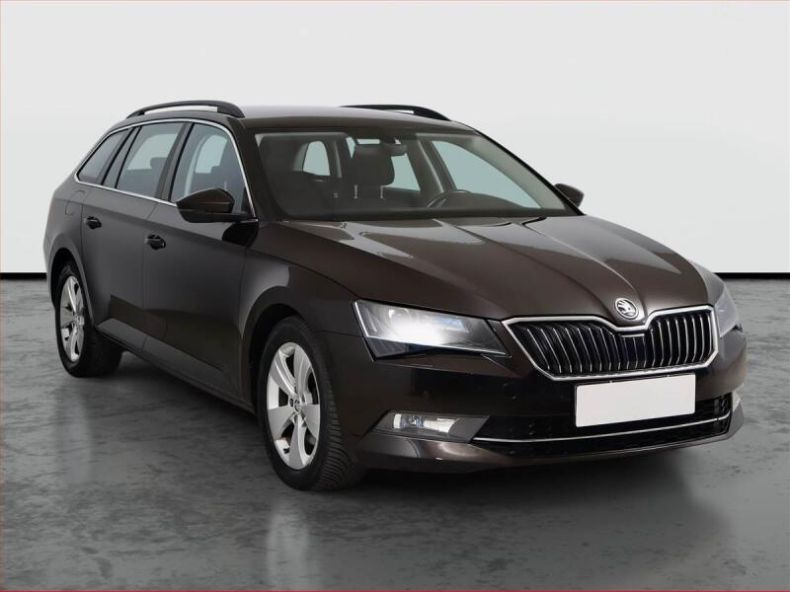 Škoda Superb - hlavní foto