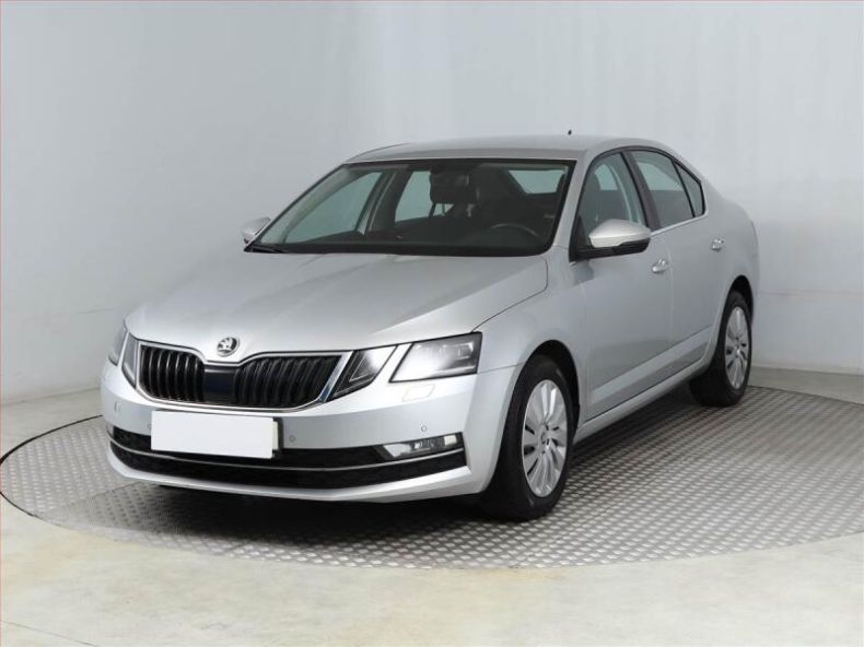 Škoda Octavia - hlavní fotka