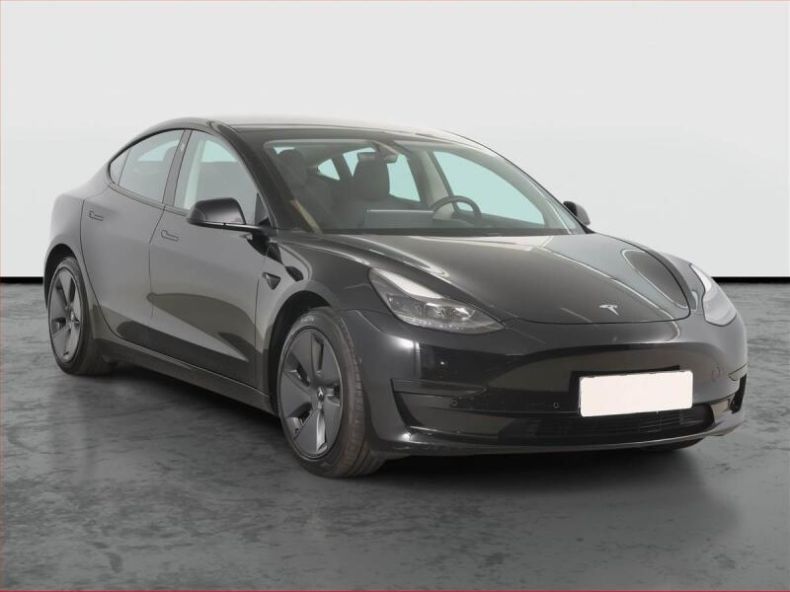 Tesla Model 3 - hlavní fotka inzerátu