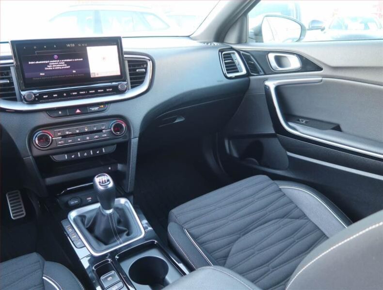 Kia Cee'd - hlavní fotka