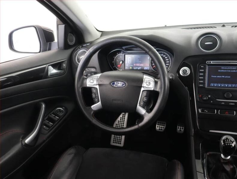 Ford Mondeo - hlavní fotka