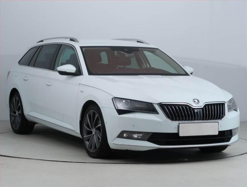 Škoda Superb - hlavní foto