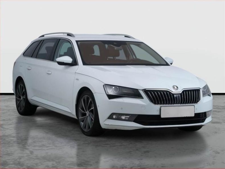 Škoda Superb - hlavní foto