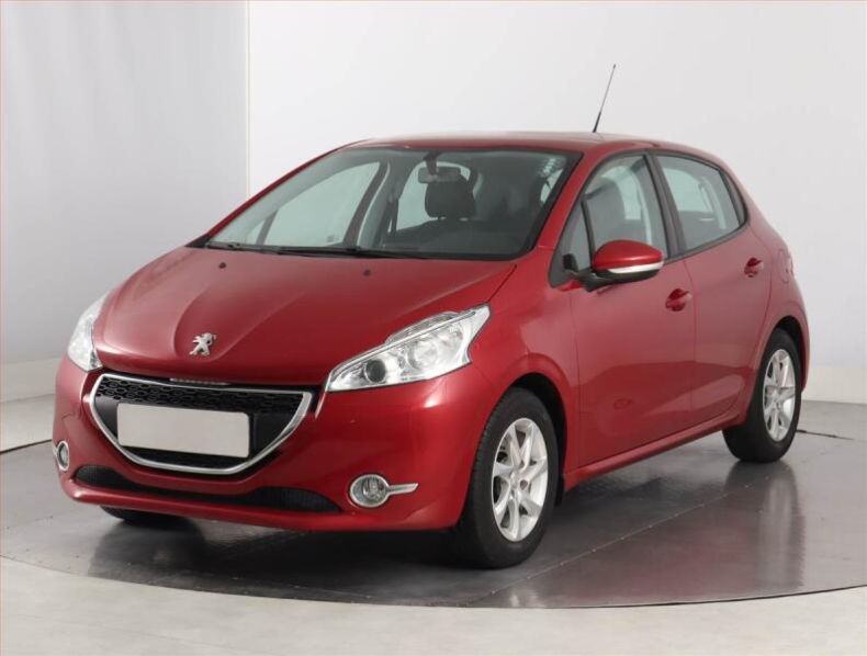 Peugeot 208 - hlavní fotka