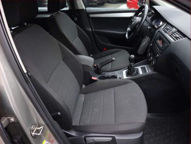 Škoda Octavia - hlavní fotka