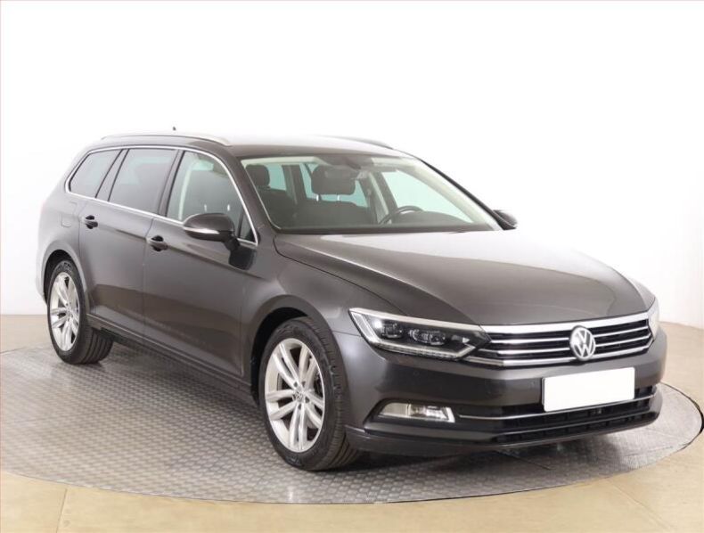 Volkswagen Passat - hlavní fotka inzerátu